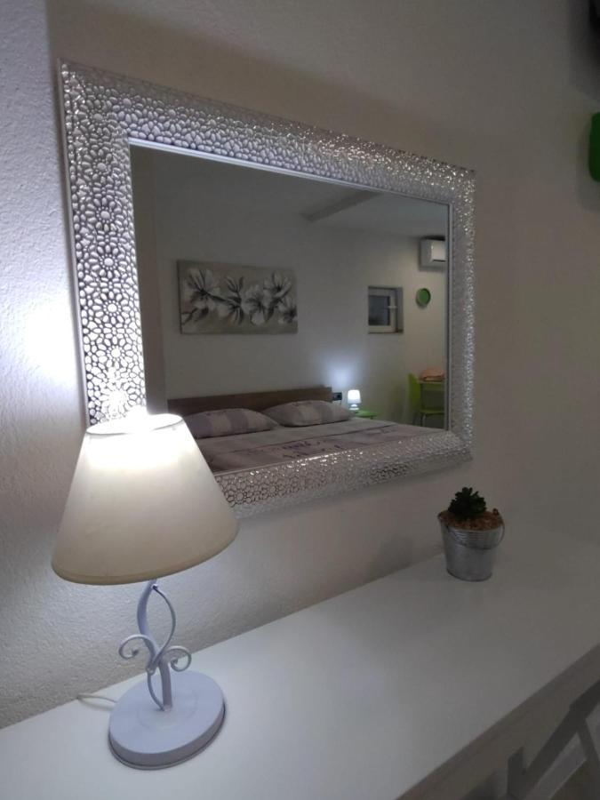 Studio Apartman & Rooms No1 Zara Esterno foto