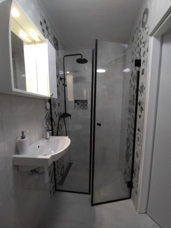 Studio Apartman & Rooms No1 Zara Esterno foto