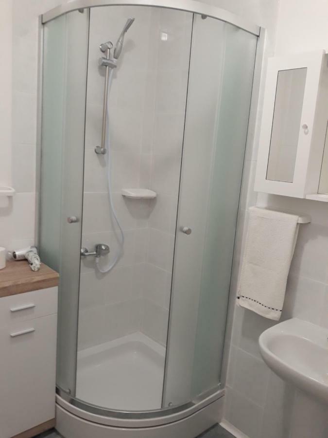 Studio Apartman & Rooms No1 Zara Esterno foto